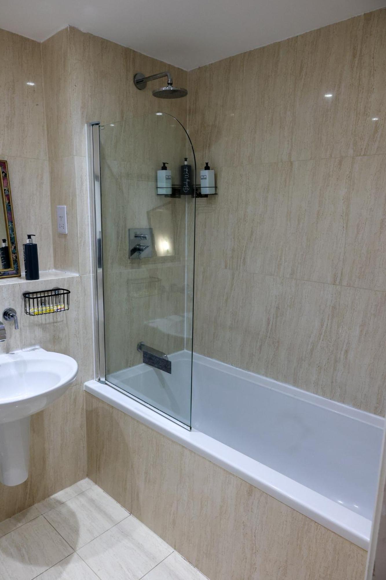 Centrally Located 1Br Apt Near Edg Cricket, University Of Bham, Priory Hospital & Cannon Hill Park برمنغهام المظهر الخارجي الصورة