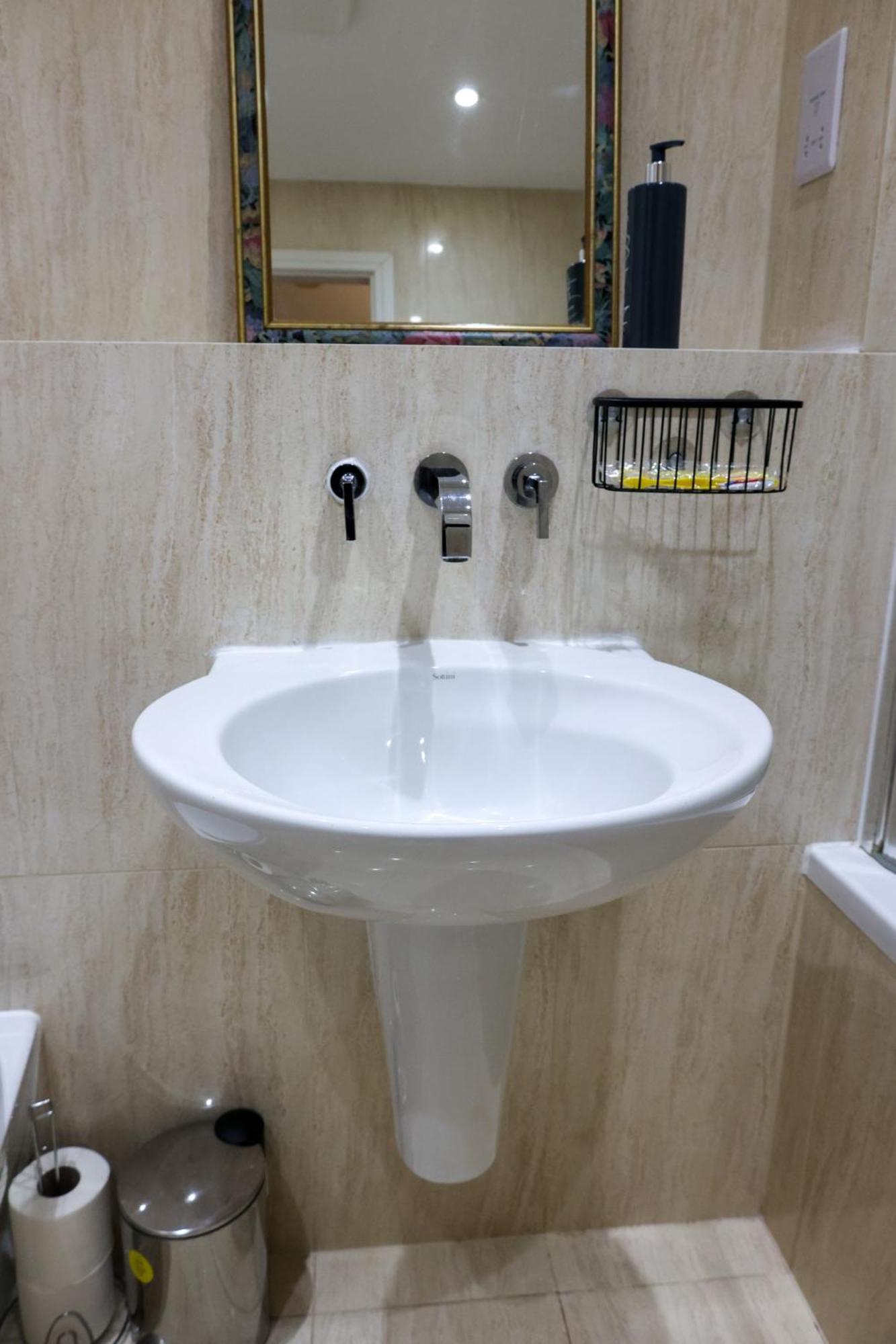 Centrally Located 1Br Apt Near Edg Cricket, University Of Bham, Priory Hospital & Cannon Hill Park برمنغهام المظهر الخارجي الصورة